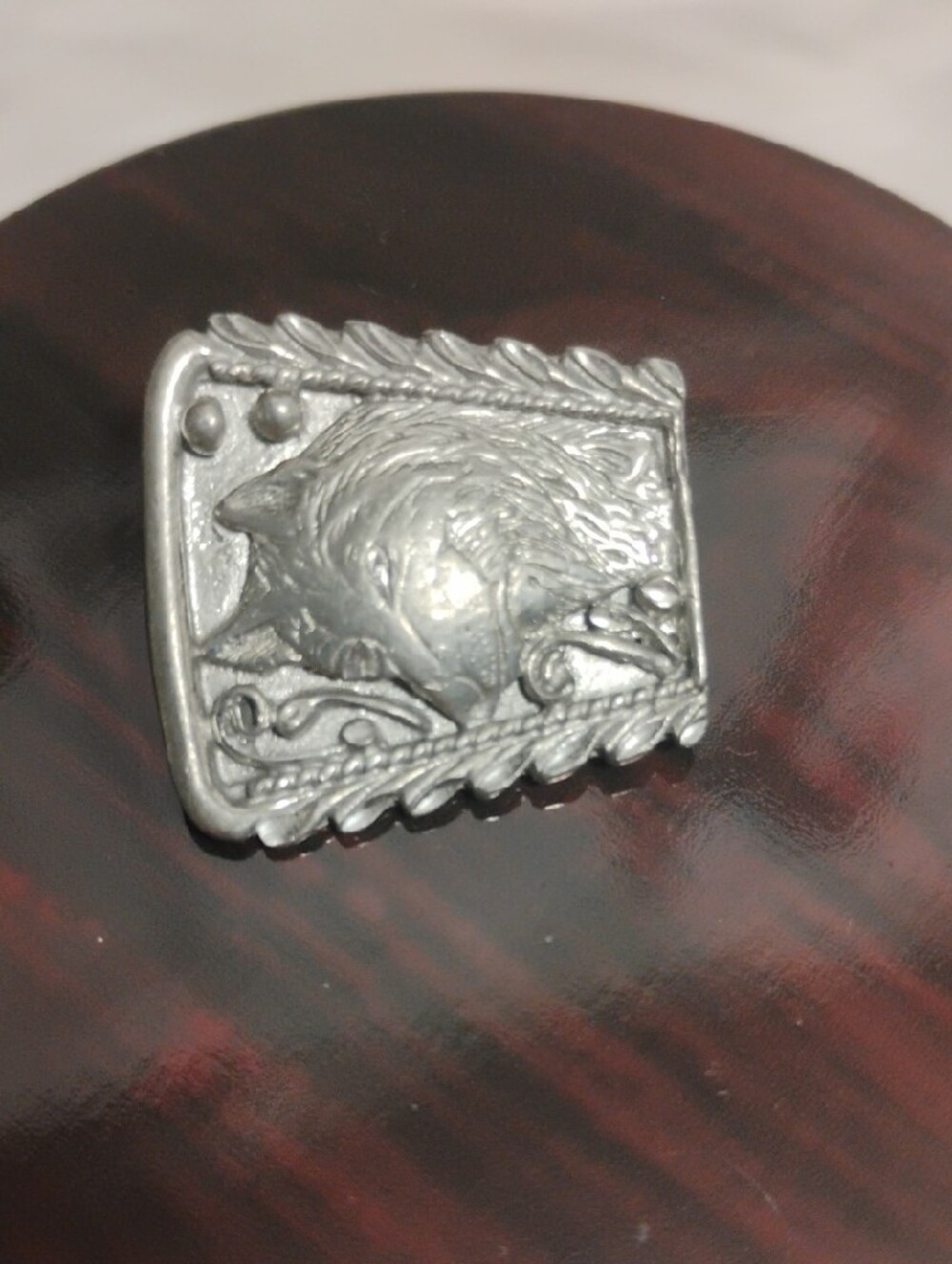 Native Design Silver Tone Wolf Head Brooch - Picture 4 of 4